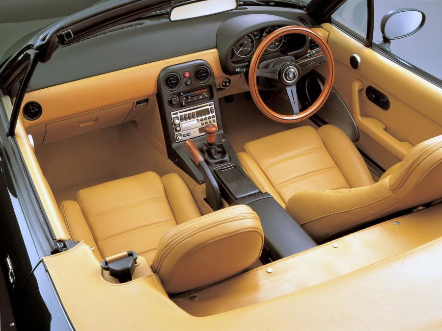 Интерьер Eunos Roadster V Special (NA6CE) 1990 года  (фото 7 из 7)